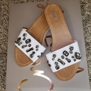 Mossimo white bling slip on sandals